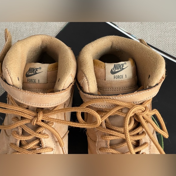 Nike Force 1 Mid Kids Unisex In Wheat Suede Gum Soles Size 3Y ( EUR 35) - Picture 8 of 14